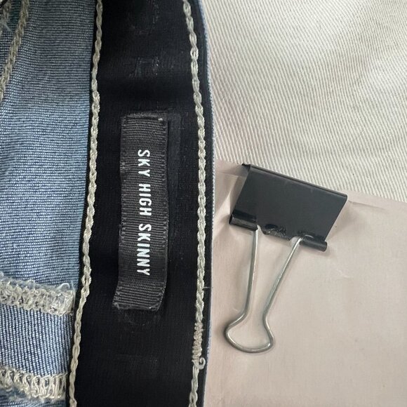 Torrid Premium 5 Pocket jeans Size 26R - Picture 10 of 10